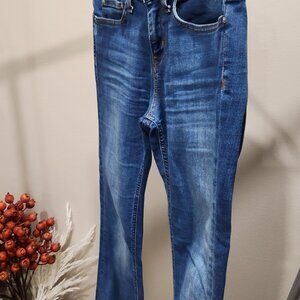 Tahari woman cropped jeans